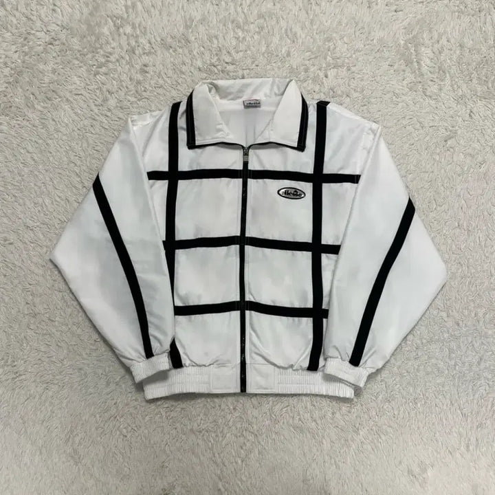 [SOLD OUT] 엘레세 00s 바람막이