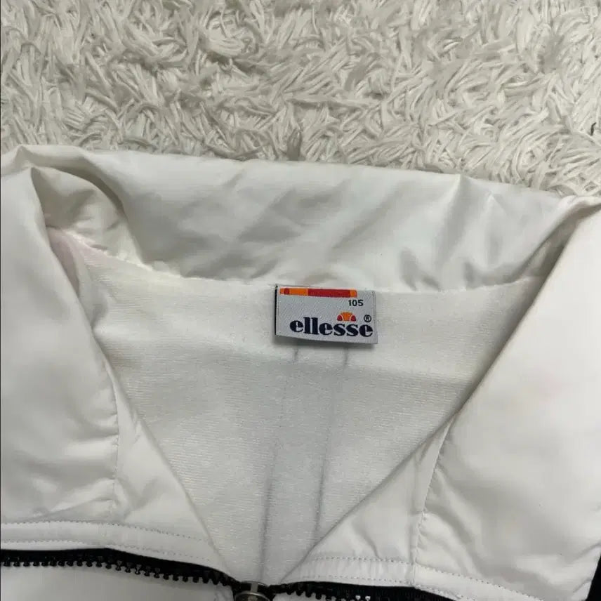 [SOLD OUT] 엘레세 00s 바람막이