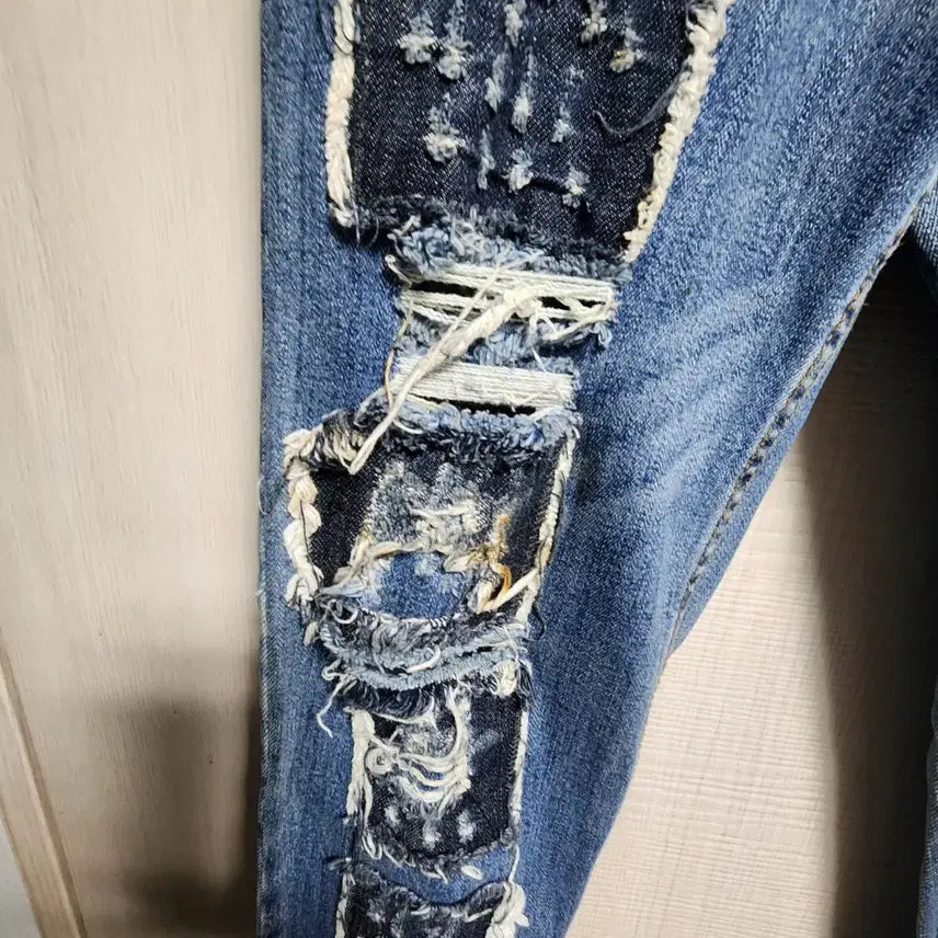 [BUNJANG] Cheap Monday Crack Patch Punk Skinny Jeans / 칩먼데이 크랙 패치 펑크 스키니진 (28x32)