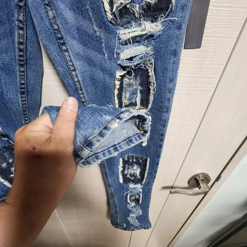 [BUNJANG] Cheap Monday Crack Patch Punk Skinny Jeans / 칩먼데이 크랙 패치 펑크 스키니진 (28x32)