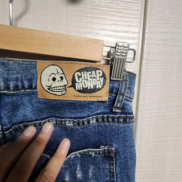 [BUNJANG] Cheap Monday Crack Patch Punk Skinny Jeans / 칩먼데이 크랙 패치 펑크 스키니진 (28x32)