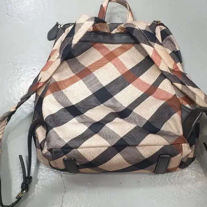 [SOLD OUT] 닥스 체크무늬 백팩 가방