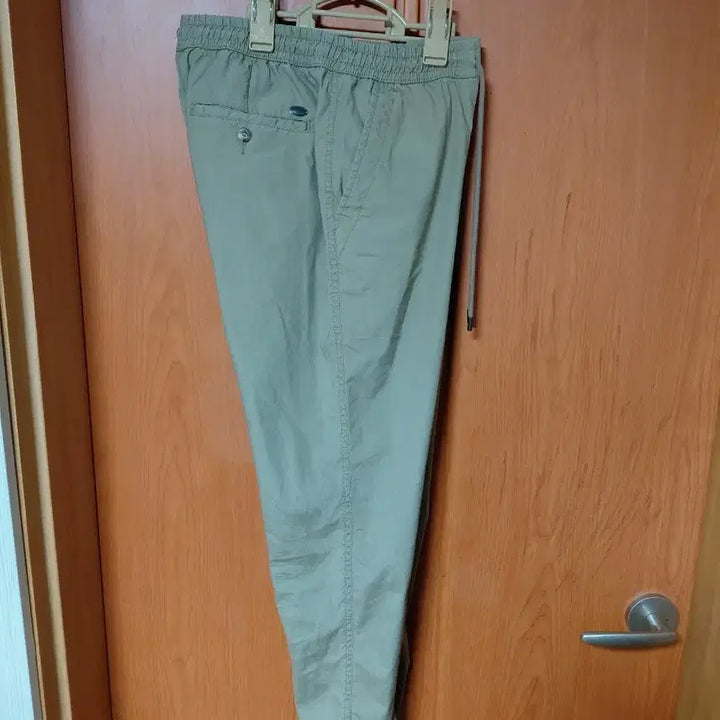 [SOLD OUT] 카키색 남성용 면바지 허리밴딩