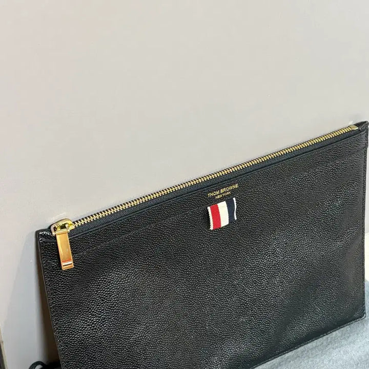 [SOLD OUT] 톰브라운 클러치 m 사이즈