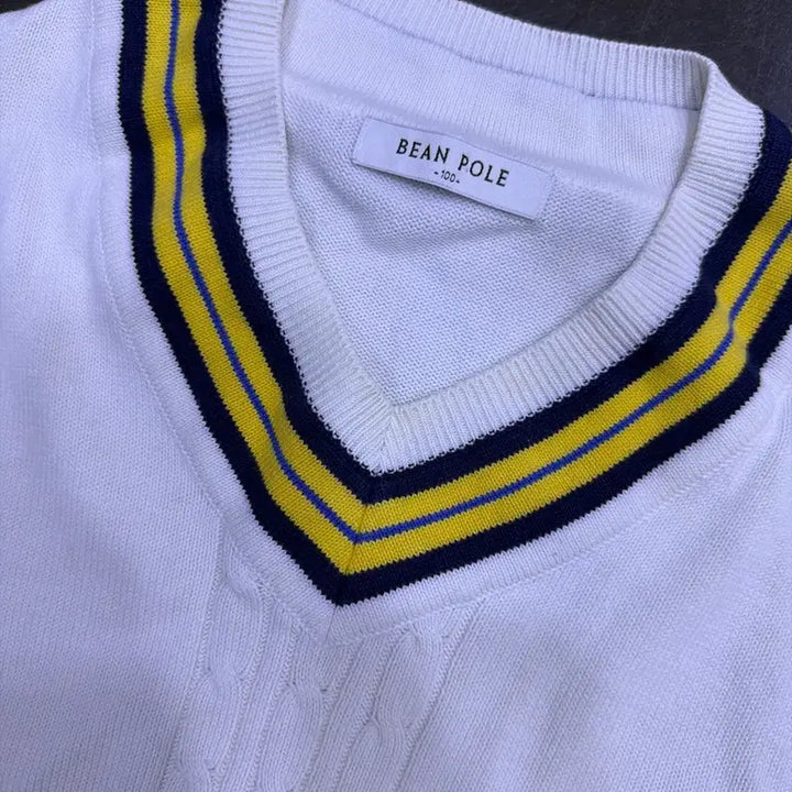 [BUNJANG] Beanpole Classic Cable Knit Sweater / 빈폴 클래식 프레피 케이블 V넥 스웨터 니트 100