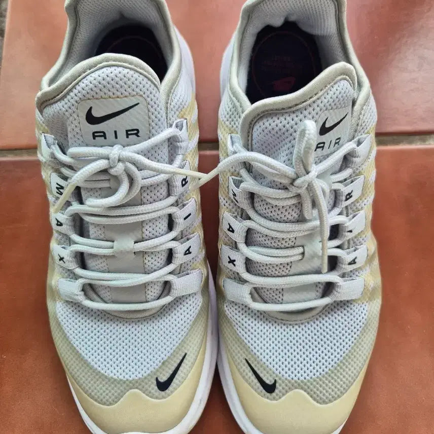 [BUNJANG] Nike Sneakers 245 / 나이키 운동화245