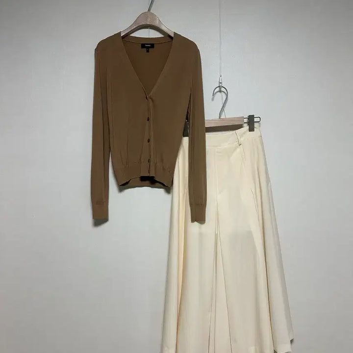 [SOLD OUT] 띠어리 실켓 울 카멜 가디건