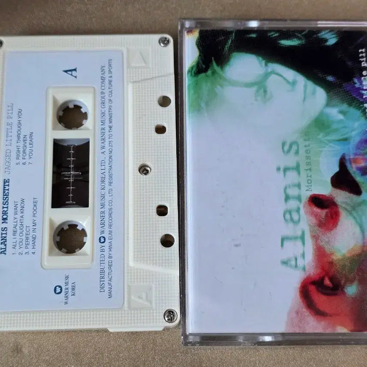[BUNJANG] Alanis Morissette Jagged Little Pill Cassette Tape / 앨러니스 모리셋 Jagged Little Pill 카세트테이프