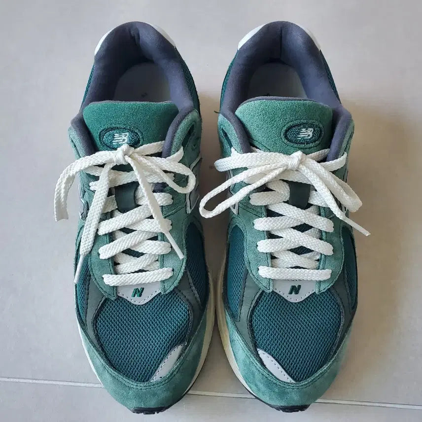 [BUNJANG] New Balance 2002R Nightwatch Green Sneakers / 뉴발란스 2002R 나이트위치 그린 260