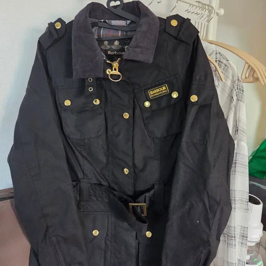[BUNJANG] Barbour International Waxed Jacket Black Shoulder Pads M / (택채새옷)바버 인터내셔널 왁싱자켓 블랙 왁스점퍼 견장 M