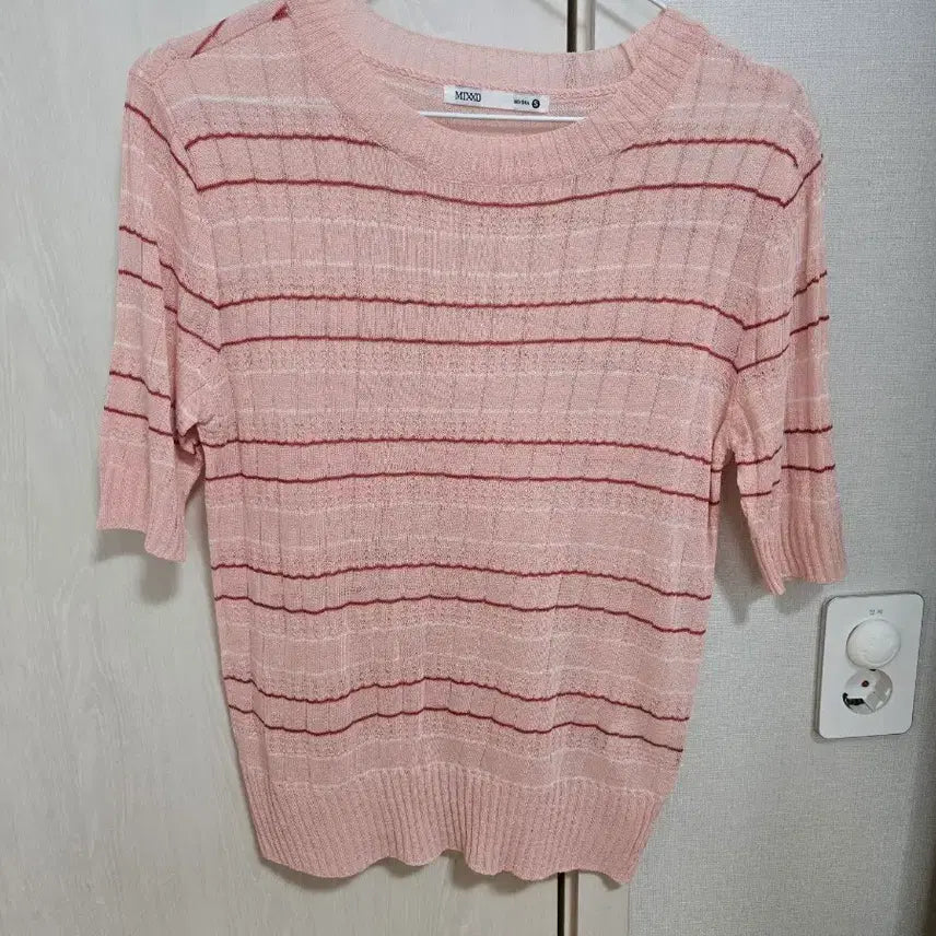 [BUNJANG] MIXXO Pink Punching Short Sleeve Knit Top / 미쏘 핑크 펀칭 반팔 니트 팝니다!