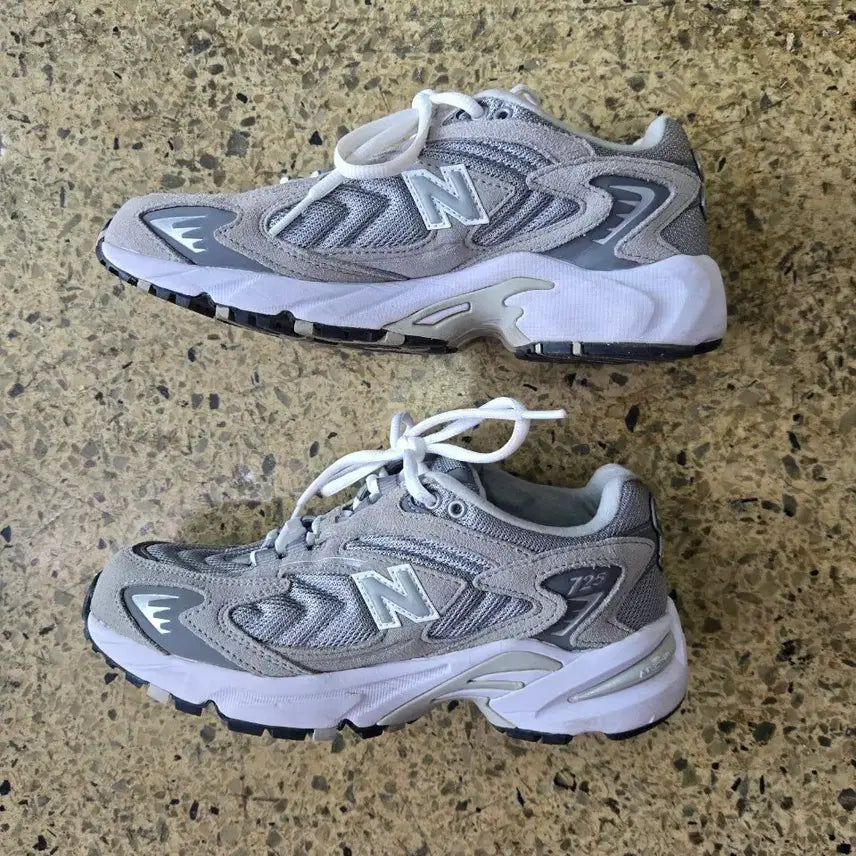 [BUNJANG] New Balance 725 Gray Sneakers / 뉴발란스 725 그레이 운동화