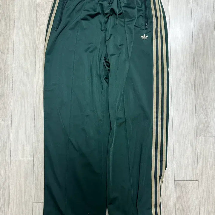 [BUNJANG] Adidas BB Track Pants Shadow Green (Size M) / 아디다스 bb 트랙팬츠 쉐도우 그린 M