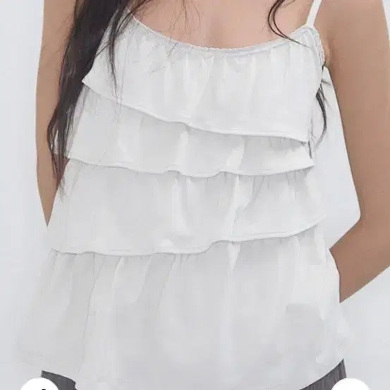 [BUNJANG] Expired Girl Lace Frill Camisole Blouse / 익스파이어드걸 레이스프릴 끈나시 블라우스