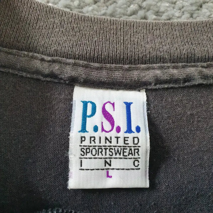 [BUNJANG] P.S.I. Vintage Feather Graphic T-shirt / [무료배송] P.S.I. 반팔 티셔츠