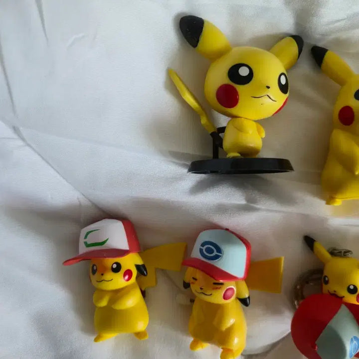 [BUNJANG] Pokemon Pikachu Figure Toy Keyring / 무료배송 피카츄 포켓몬 피규어 장난감 모자 키링