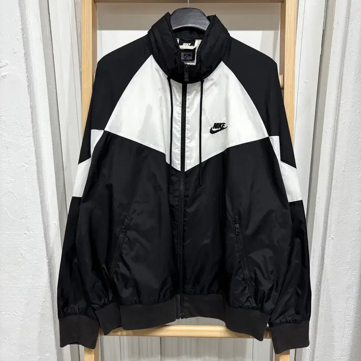 [BUNJANG] Nike Big Swoosh Windbreaker Jacket / 나이키 빅스우시 바람막이 윈드브레이커