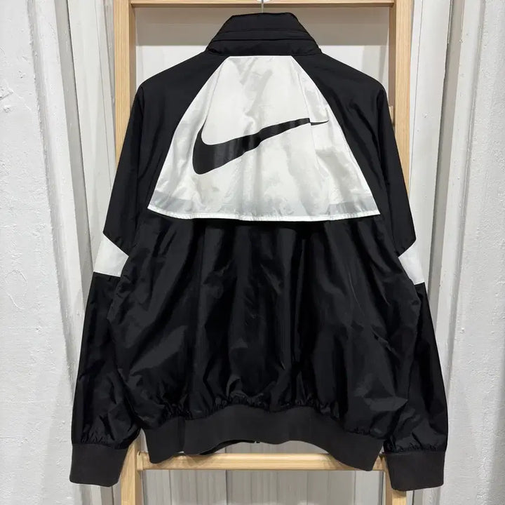 [BUNJANG] Nike Big Swoosh Windbreaker Jacket / 나이키 빅스우시 바람막이 윈드브레이커