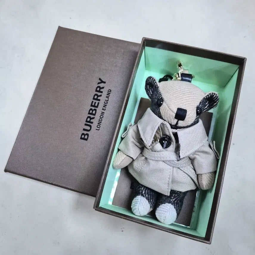 [SOLD OUT] 버버리 BURBERRY 토마스 베어 키링(트렌치)