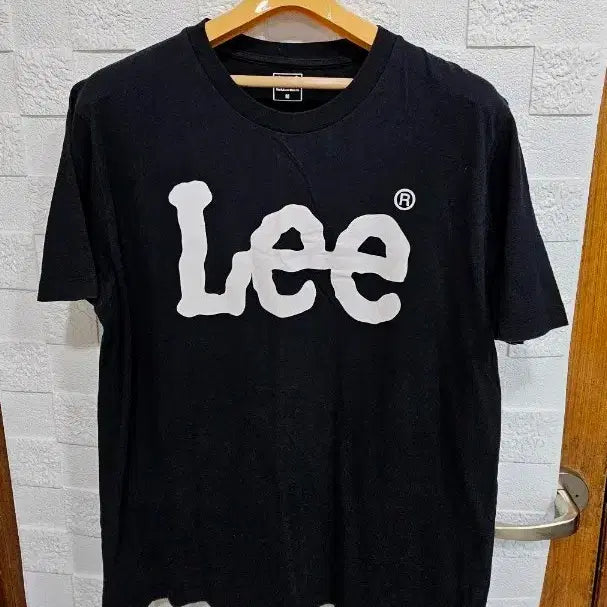 [SOLD OUT] Lee 빅로고 검정 반팔 티셔츠