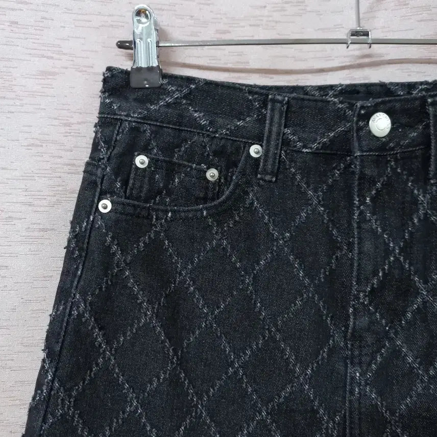 [BUNJANG] AVANDRESS Black Pattern Denim Skirt for Women / B4-18/AVANDRESS 블랙 패턴 데님스커트  여성