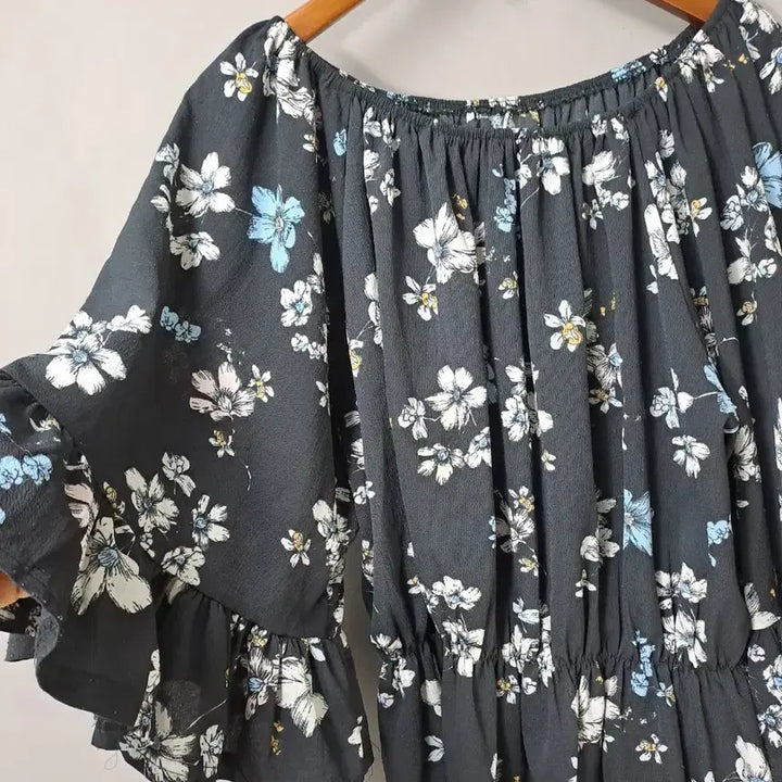 [BUNJANG] Floral Pattern Off-Shoulder Blouse / 플라워 패턴 오프숄더 블라우스