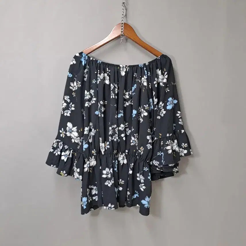 [BUNJANG] Floral Pattern Off-Shoulder Blouse / 플라워 패턴 오프숄더 블라우스