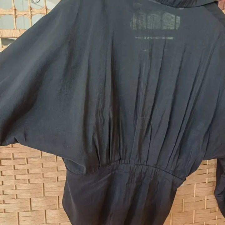 [BUNJANG] Black Wrap Blouse / 블랙 랩 스타일 블라우스