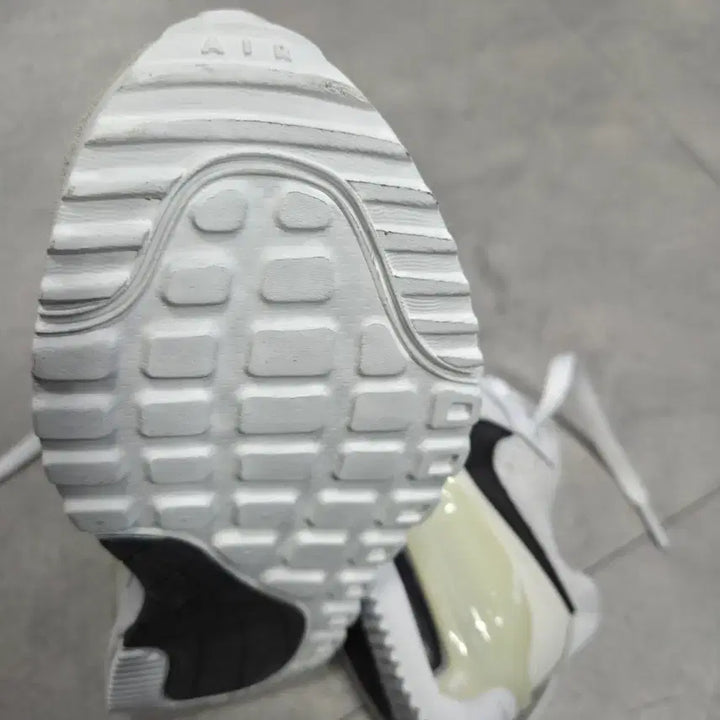 [BUNJANG] Nike Air Max System Sneakers 240 / 나이키 에어 맥스 시스템 운동화 240