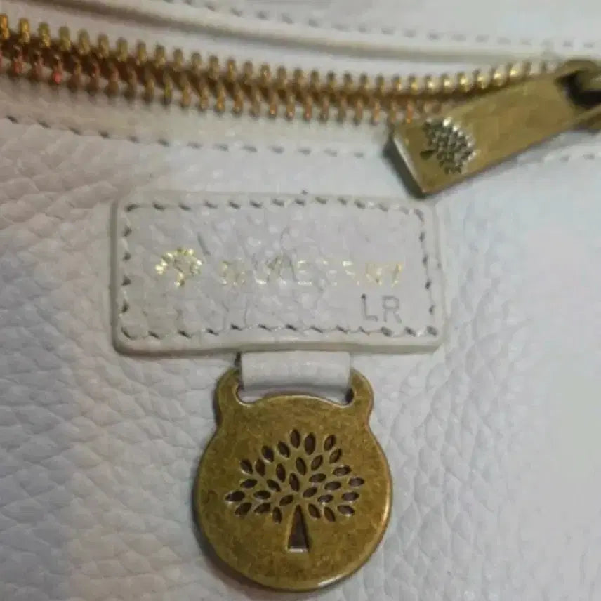 [BUNJANG] MULBERRY 브랜드의 화이트 버클 토트백 / MULBERRY 브랜드의 화이트 버클 토트백