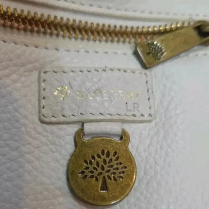 [BUNJANG] MULBERRY 브랜드의 화이트 버클 토트백 / MULBERRY 브랜드의 화이트 버클 토트백