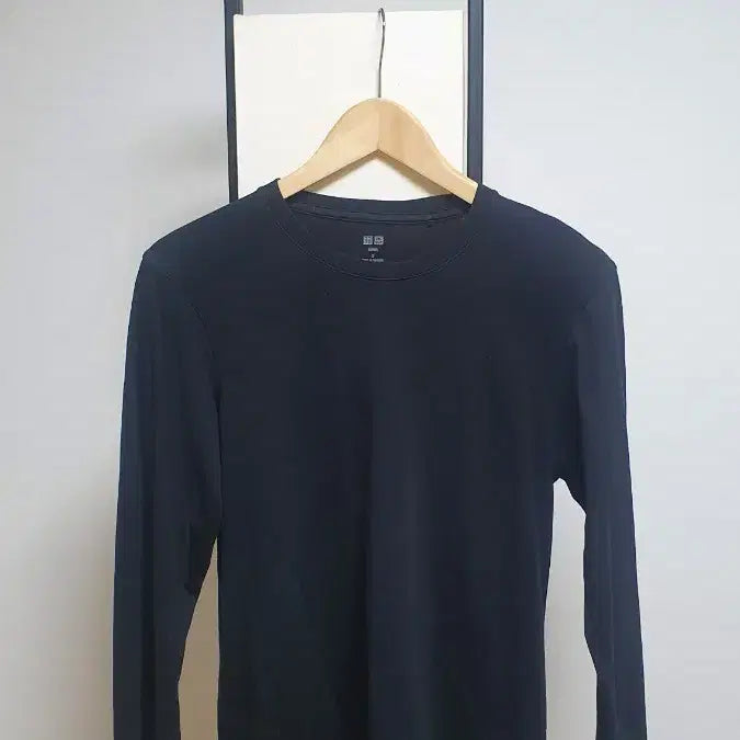 [SOLD OUT] 유니클로 블랙 긴팔 수피마 코튼 티셔츠 남성s