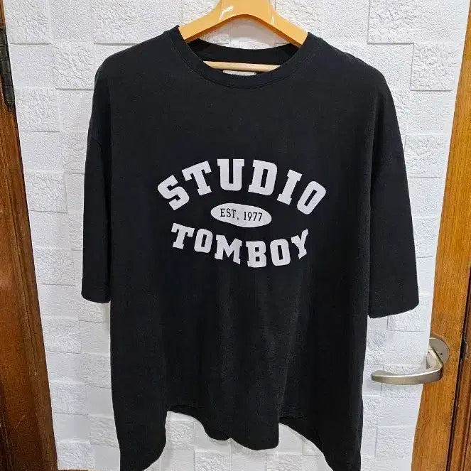 [BUNJANG] Studio Tomboy Black Short Sleeve T-Shirt / 스튜디오 톰보이 블랙 반팔 티셔츠