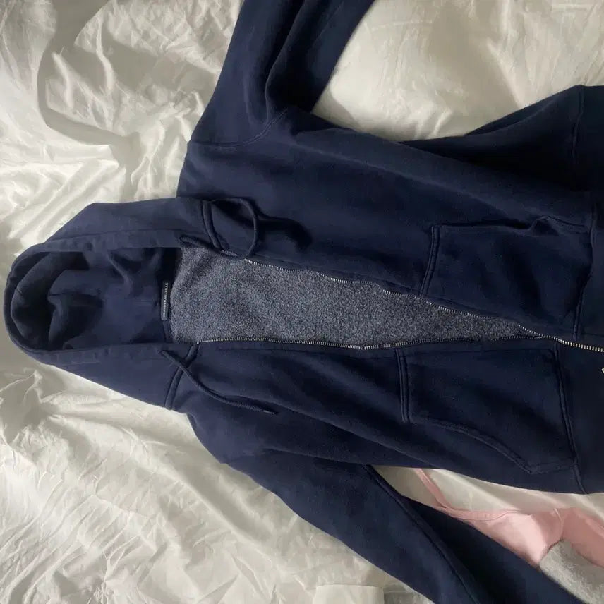 [BUNJANG] Brandy Melville Navy Zip-up / 브랜디멜빌 집업 네이비