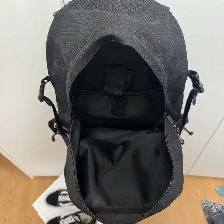 [SOLD OUT] 예일 블랙 백팩