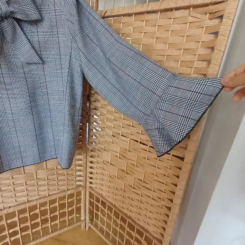 [BUNJANG] 체크 패턴 리본 블라우스 / 체크 패턴 리본 블라우스