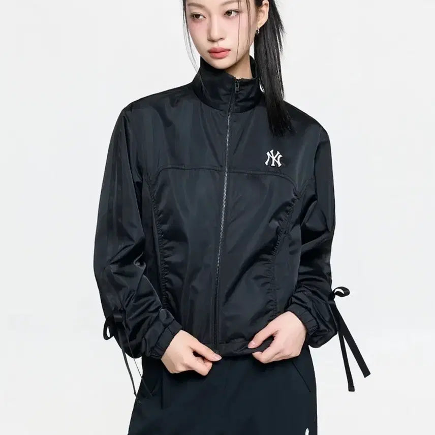 [SOLD OUT] MLb 26ss 스포티브 새틴 셔링 바람막이 S size