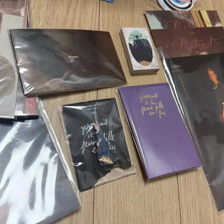 [BUNJANG] Portrait of a Lady on Fire Merchandise Bundle / 타오르는 여인의초상 뱃지 1차2차패키지 아티스트 포스터 렌티큘러엽서마그넷