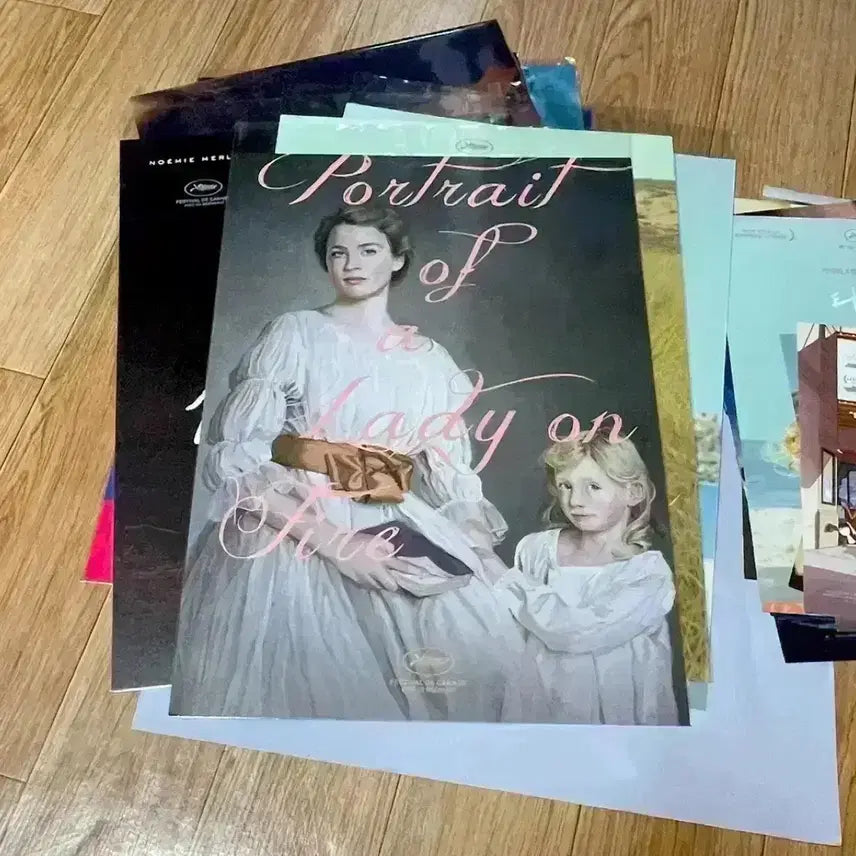 [BUNJANG] Portrait of a Lady on Fire Merchandise Bundle / 타오르는 여인의초상 뱃지 1차2차패키지 아티스트 포스터 렌티큘러엽서마그넷