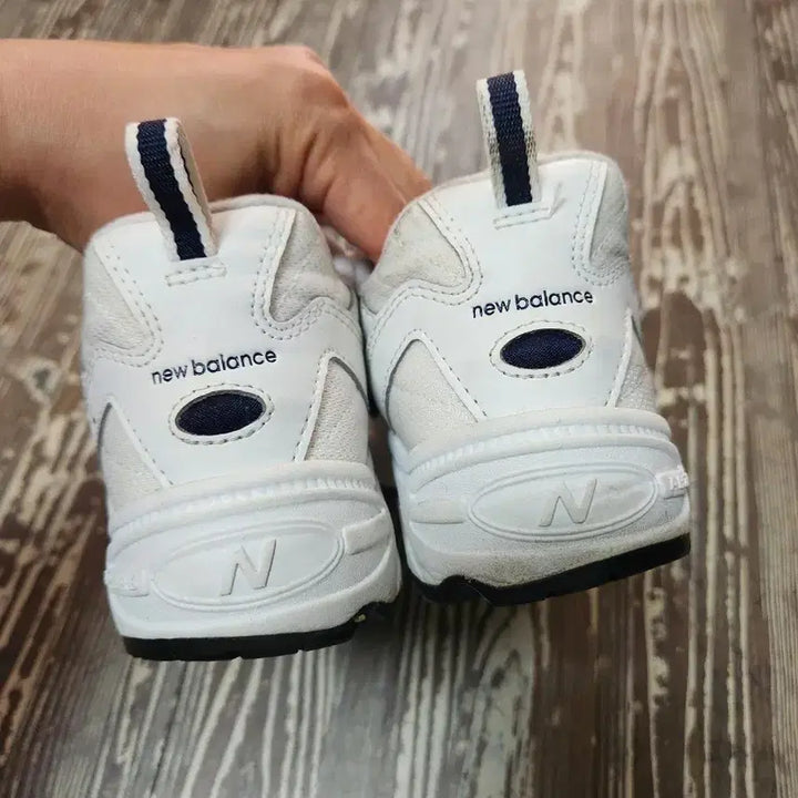 [BUNJANG] New Balance 615 White Sneakers 220 / 뉴발란스 615 흰색 운동화 220