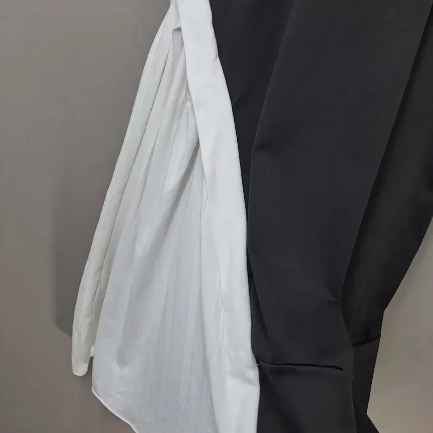 [BUNJANG] Black/White Asymmetric Layered Dress / 블랙/화이트 언발란스 레이어드 원피스