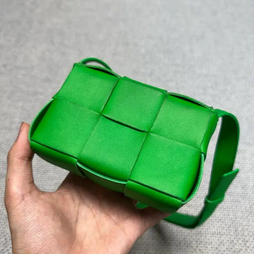 [SOLD OUT] 보테가베네타 카세트백 미니 크로스백