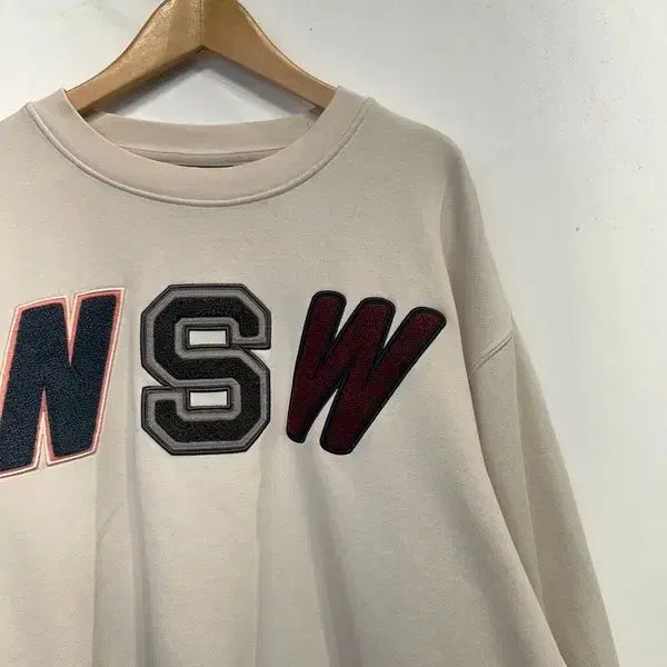[BUNJANG] Nike NSW Acrylic Logo Sweatshirt / 라지 나이키 NSW 아크릴 로고 맨투맨 크루 탑 스웨트셔츠