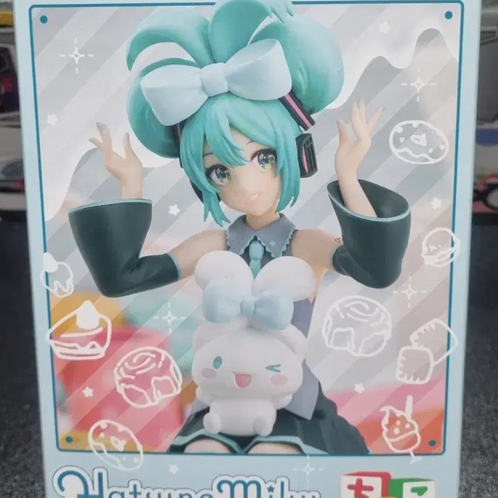 [BUNJANG] Hatsune Miku Official Sealed Figure / 하츠네 미쿠 (정품,미개봉,배포)