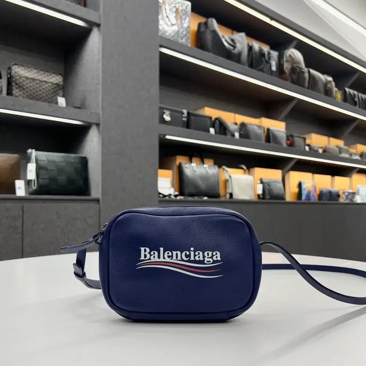 [BUNJANG] Balenciaga Wave Logo Crossbody Bag / [ OS ] 발렌시아가 웨이브로고 크로스백