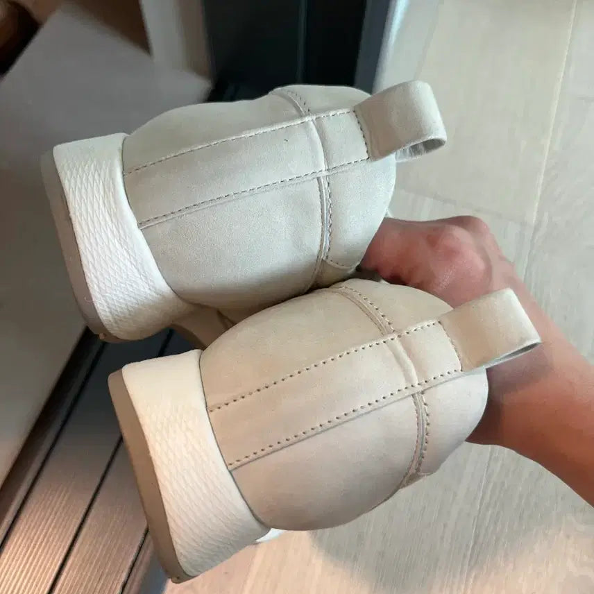 [BUNJANG] Lebeige Platform Sneakers (235) / 르베이지 키높이 스니커즈(235)230