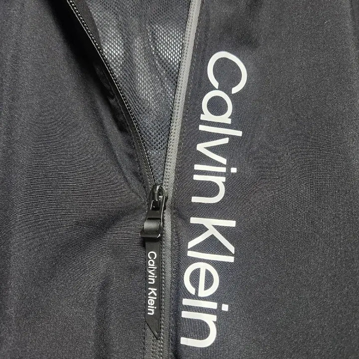 [BUNJANG] Calvin Klein Lightweight Hooded Windbreaker Jacket - L / 캘빈클라인 블랙 후드 경량바람막이 점퍼-L추천
