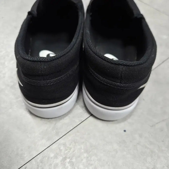 [BUNJANG] Nike Toki Slip Canvas 275 Shoes / 나이키 토키 슬립 캔버스  275