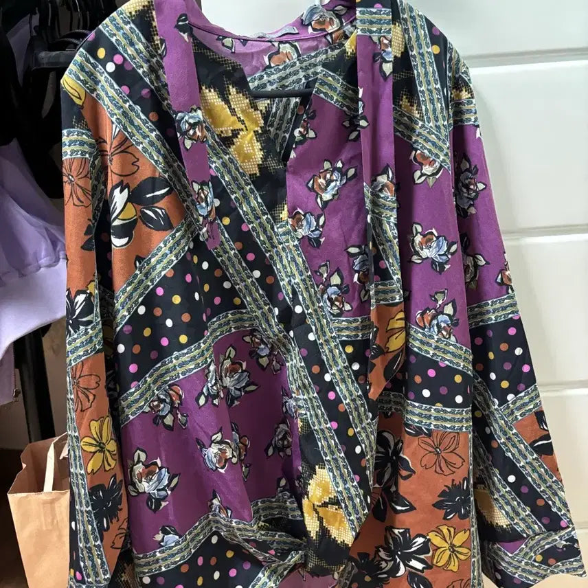 [BUNJANG] Le Nique &amp; Mccoy Patterned Blouse / 르닉앤맥코이 블라우스