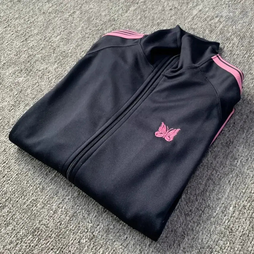 [SOLD OUT] 렛고 니들스 트랙자켓 네이비(다크블루)/핑크라인 XL